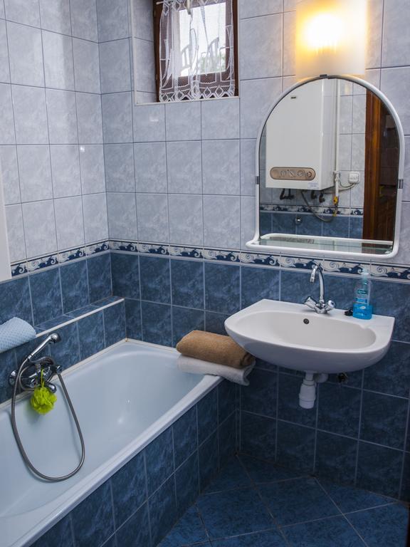 Flora Apartman Gyula Εξωτερικό φωτογραφία